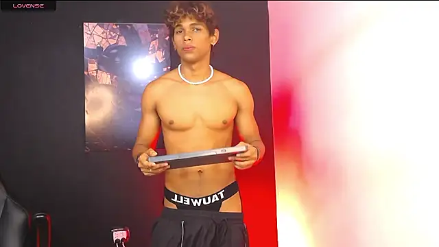 LiamVibes212 online show from January 14, 2026, 1:06 pm