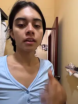 Miia moonn online show from April 5, 2026, 2:58 pm