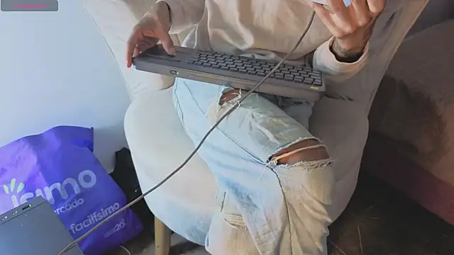 megan lenon online show from February 15, 2026, 1:35 am