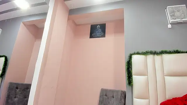 emilyy  rosse online show from December 1, 2025, 6:02 pm