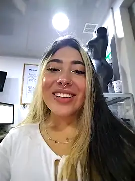 Snapshot of Manuela_Velvet chatting on November 27, 2025, 2:24 am Manuela Velvet online show from November 27, 2025, 2:24 am