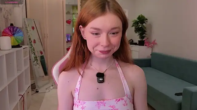Snapshot of eva_aria chatting on July 9, 2026, 5:00 am eva aria online show from July 9, 2026, 5:00 am