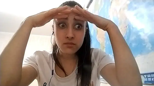 Snapshot of LexusLady chatting on December 3, 2025, 6:39 pm LexusLady online show from December 3, 2025, 6:39 pm