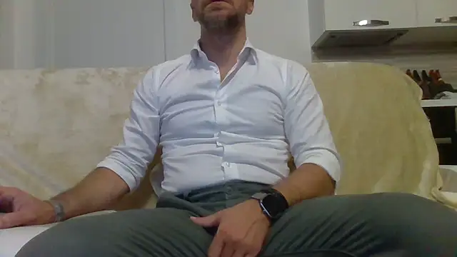 Snapshot of Eroshotlicker chatting on May 15, 2026, 8:38 pm Eroshotlicker online show from May 15, 2026, 8:38 pm