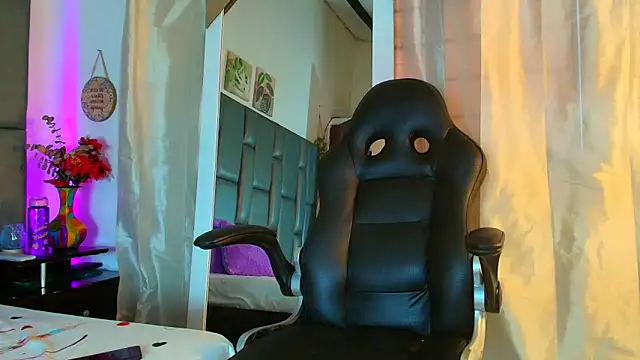 TashaNaughty4u online show from April 22, 2026, 7:37 pm