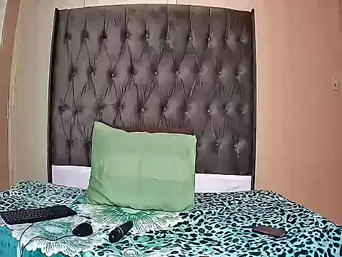 SavageHoney online show from December 22, 2025, 8:28 pm