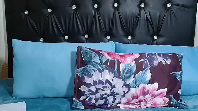 SavageHoney online show from April 1, 2026, 8:50 pm