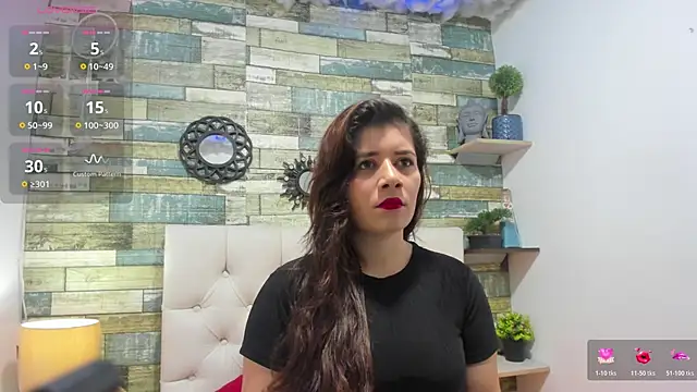 Snapshot of EmilyCambell chatting on December 1, 2025, 7:41 pm EmilyCambell online show from December 1, 2025, 7:41 pm