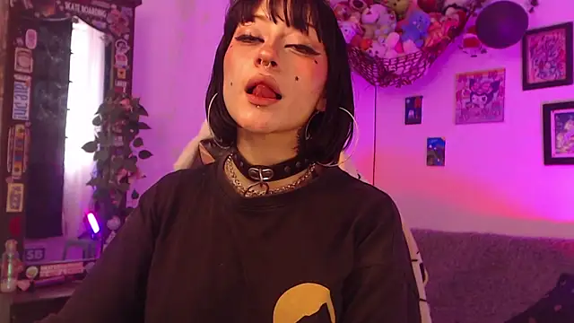 Layla quinn online show from January 10, 2026, 5:04 pm