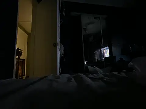 xxxenzo1 online show from February 5, 2025, 7:10 pm