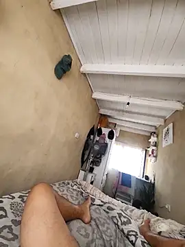 Alvarezz0202 online show from February 16, 2026, 12:23 pm