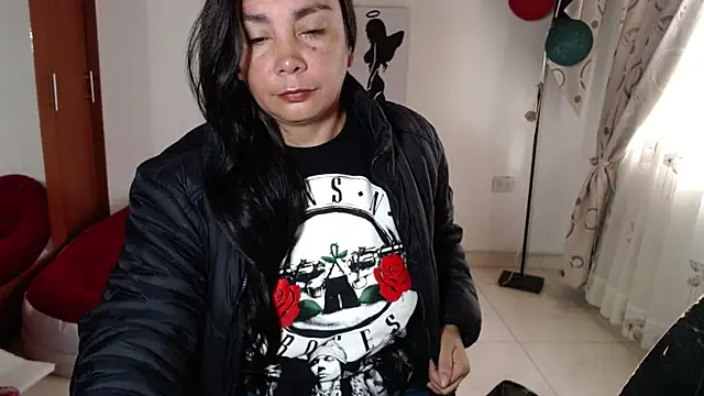 vivian-milf online show from November 30, 2025, 12:20 pm