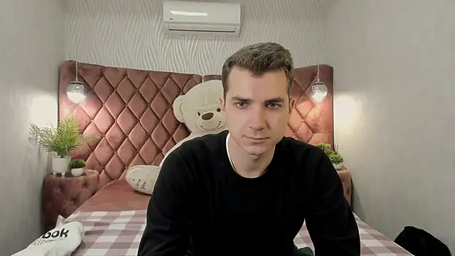 Snapshot of ThomasSmity chatting on November 27, 2025, 12:29 pm ThomasSmity online show from November 27, 2025, 12:29 pm