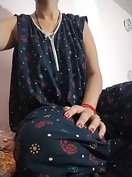 RASHMI SHARMA9 online show from May 17, 2026, 2:57 pm