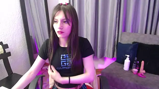 TiinaJonus  online show from April 22, 2026, 4:04 am