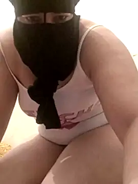 JinanXXX online show from November 25, 2025, 9:04 pm