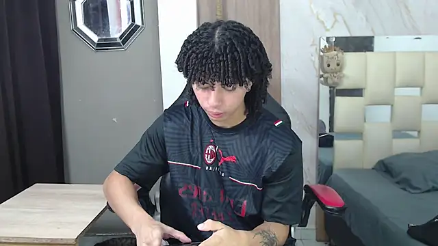 kim curlyy online show from May 10, 2026, 2:33 pm
