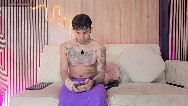 kingbrakly online show from December 2, 2025, 3:23 am