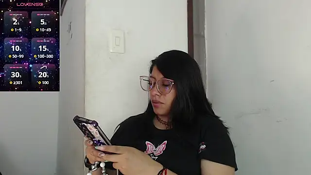 Snapshot of kanroji_mitsuri_08 chatting on November 28, 2025, 7:49 pm kanroji mitsuri 08 online show from November 28, 2025, 7:49 pm