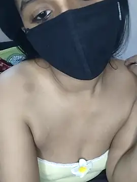 your-Mia07 online show from November 28, 2025, 3:58 pm