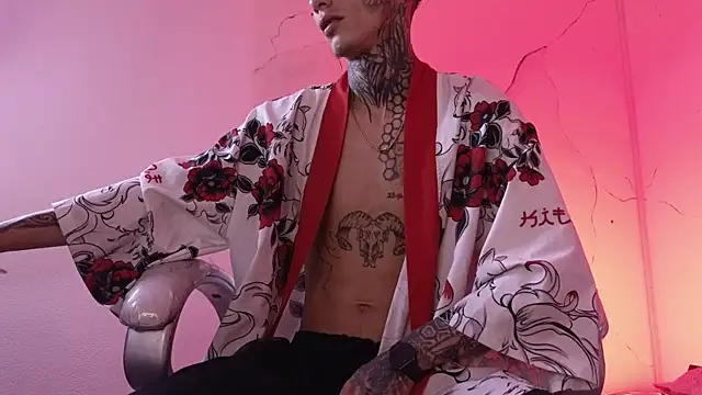 Paulo 527 online show from April 21, 2026, 9:39 pm