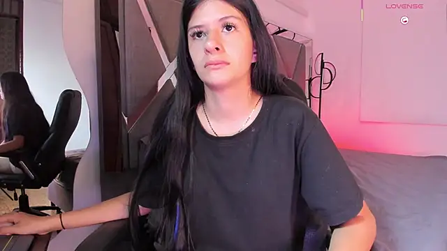 ZafiraNavarro online show from December 21, 2025, 11:56 pm