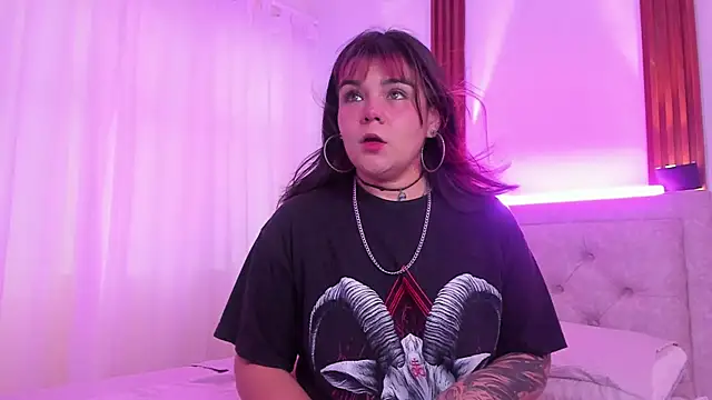 DakottaBluu online show from November 28, 2025, 7:27 pm