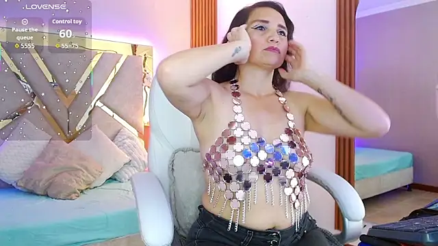 Alexa Murphy  online show from January 15, 2026, 1:37 pm