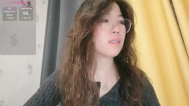 Xiao3187 online show from December 3, 2025, 12:14 pm