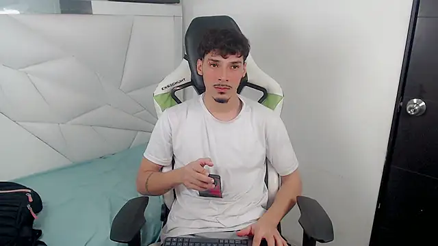 Yankeee  online show from November 28, 2025, 3:42 am