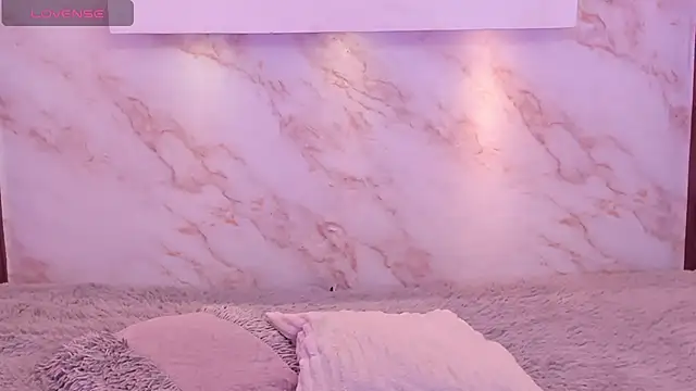 Dakota ferreti  online show from April 12, 2026, 8:36 pm