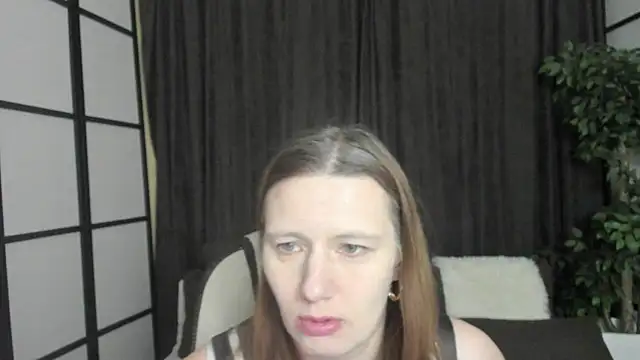 KathrineMeyer online show from December 17, 2025, 2:06 am