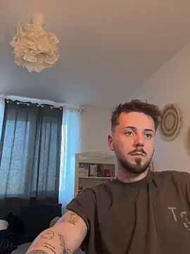 alexander your king online show from November 26, 2025, 1:34 pm