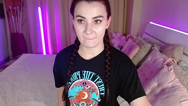 Snapshot of AdeleCutie chatting on November 30, 2025, 12:25 am AdeleCutie online show from November 30, 2025, 12:25 am