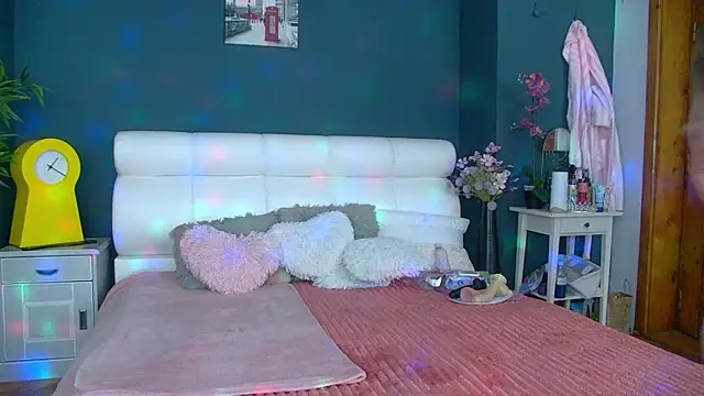 Snapshot of Cougar_Milff chatting on April 21, 2026, 11:49 am Cougar Milff online show from April 21, 2026, 11:49 am