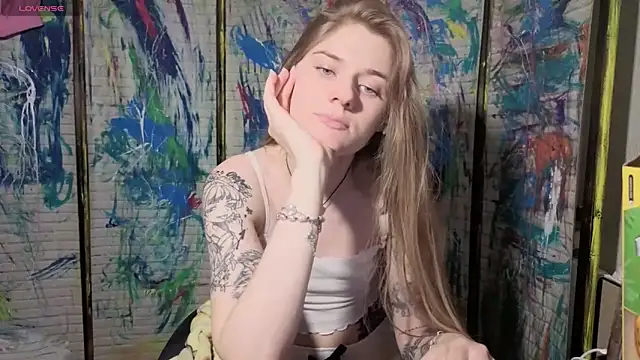 Snapshot of Adell_Love chatting on May 9, 2026, 6:46 pm Adell Love online show from May 9, 2026, 6:46 pm