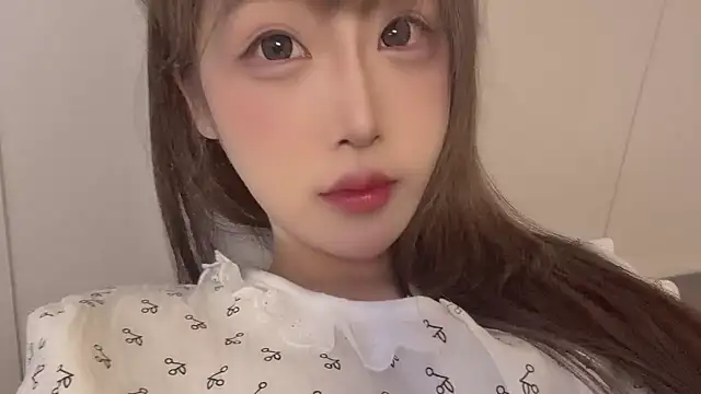 wanou33669 online show from December 20, 2025, 1:51 pm