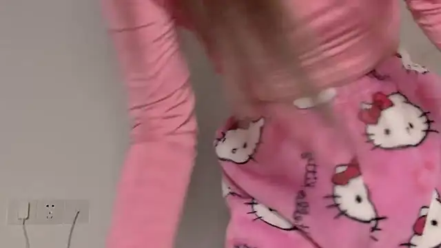 wanou33669 online show from January 5, 2026, 5:27 pm