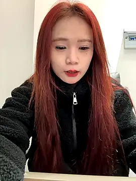 YYoom online show from November 28, 2025, 9:34 am