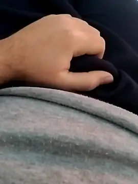 erdestruttor18 online show from November 29, 2025, 8:28 am