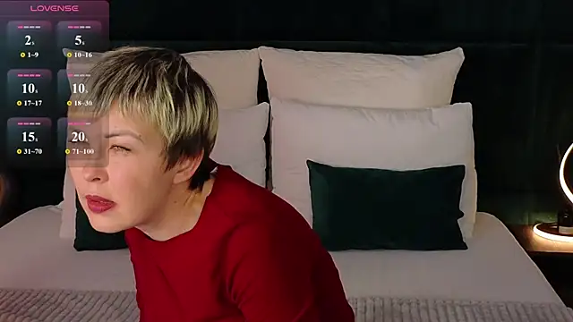 HelenSvon online show from November 28, 2025, 8:39 am