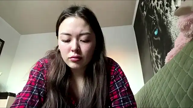 CurietHana1 online show from December 22, 2025, 3:36 am