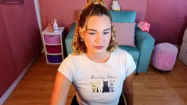 AdharaWo online show from December 4, 2025, 1:20 pm