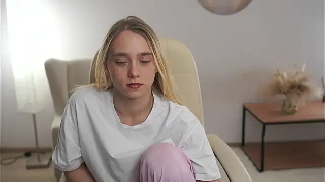 SharleneTaymon online show from November 27, 2025, 9:00 am