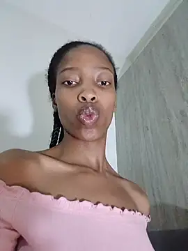 Snapshot of MsParisSmith chatting on February 20, 2026, 12:18 am MsParisSmith online show from February 20, 2026, 12:18 am