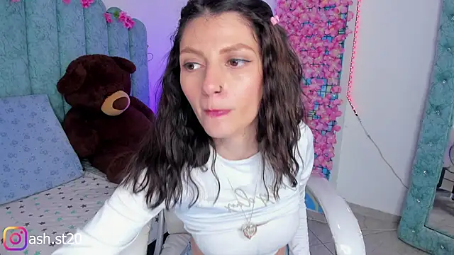 Ash 20  online show from March 5, 2026, 8:49 pm