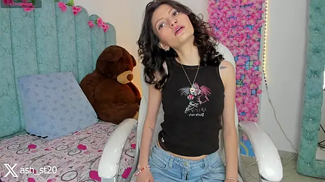 Snapshot of Ash_20_ chatting on April 25, 2026, 4:04 pm Ash 20 online show from April 25, 2026, 4:04 pm