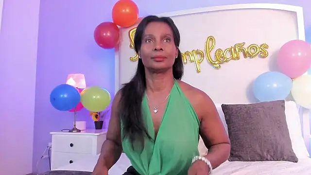 salome moon  online show from January 16, 2026, 12:53 pm