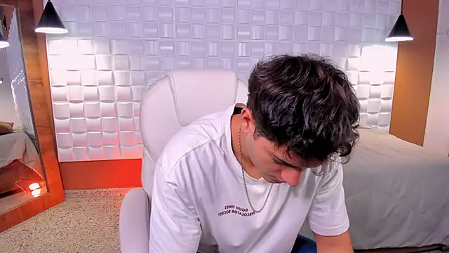 KaelSwitch online show from December 19, 2025, 7:54 pm