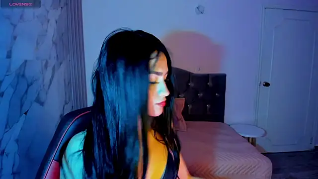 veronica blakee online show from December 1, 2025, 3:55 am